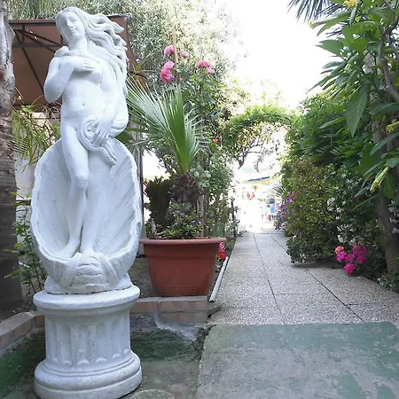 Casa Nicola فندق