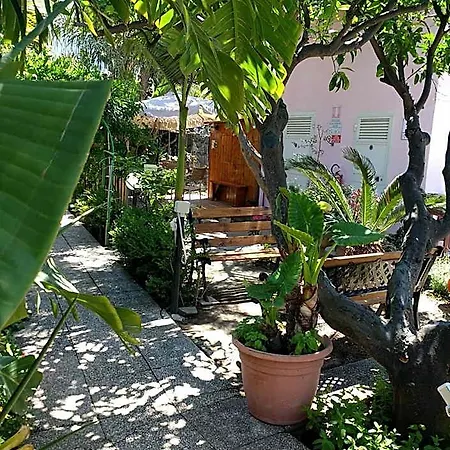 Casa Nicola Hotel 2*