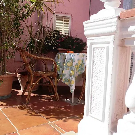 מלון Casa Nicola 2*